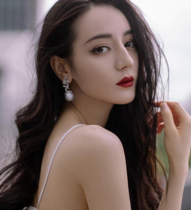 眼窝|眼睛有3个特点的女生,拍照不好看还显凶,没有灵气