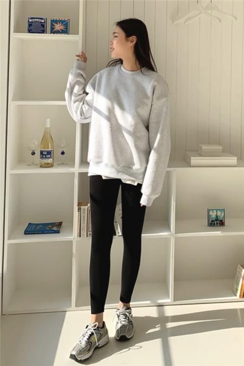 今冬最流行的“瘦瘦裤”，不管搭配羽绒服还是大衣，都保暖又瘦腿