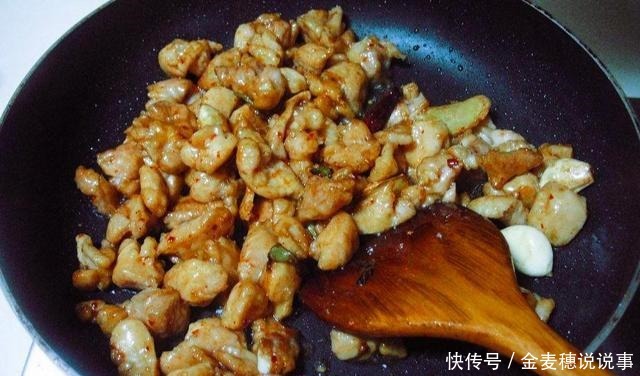宫保鸡丁做法,酸甜开胃又爽口,美味的吃不够!