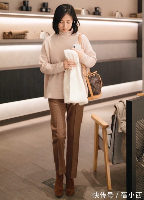 搭配 40岁女人春季要穿得随性,给你分享几套洋气穿搭,打造出女神范