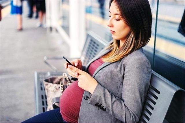 宝妈|孕妈玩游戏到1300关,却被老公偷偷卸载,孕妈情绪崩溃生无可恋