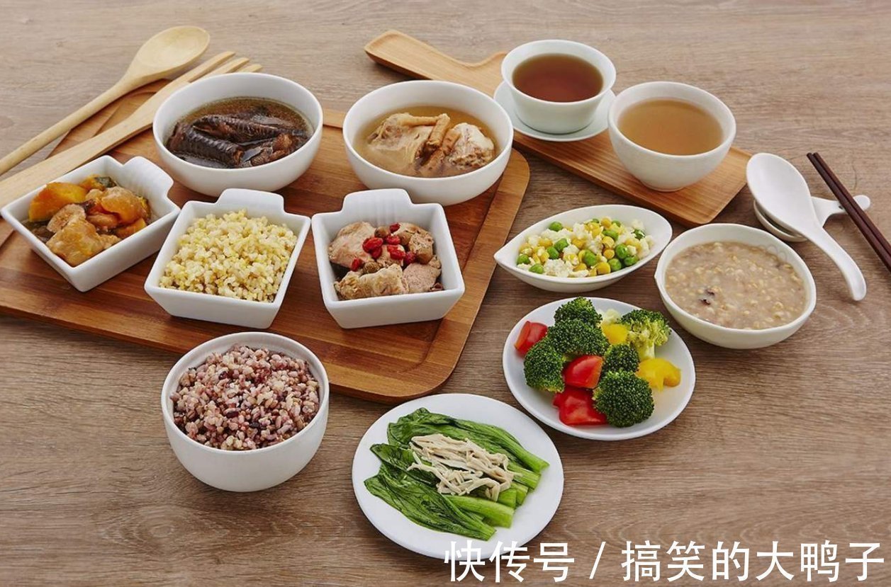 月子餐|孕妈临产要生娃,必备10样物品带去医院,早准备齐全就能少受罪