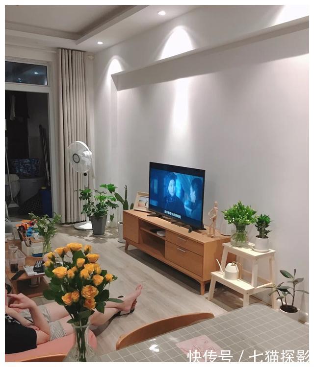 白墙|她家全屋大白墙，不做任何造型，即便已经入住四年，依然整洁温馨