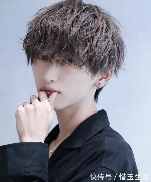 刘海 不管年纪多大的男人,这5种发型要少留,尤其第1种,邋遢还油腻