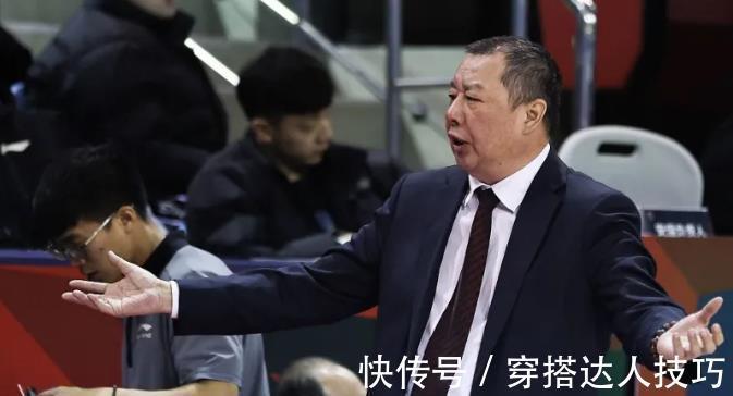任骏飞|苏伟两次伸脚绊人被驱逐,任骏飞,一肘把李原宇嘴巴打出血