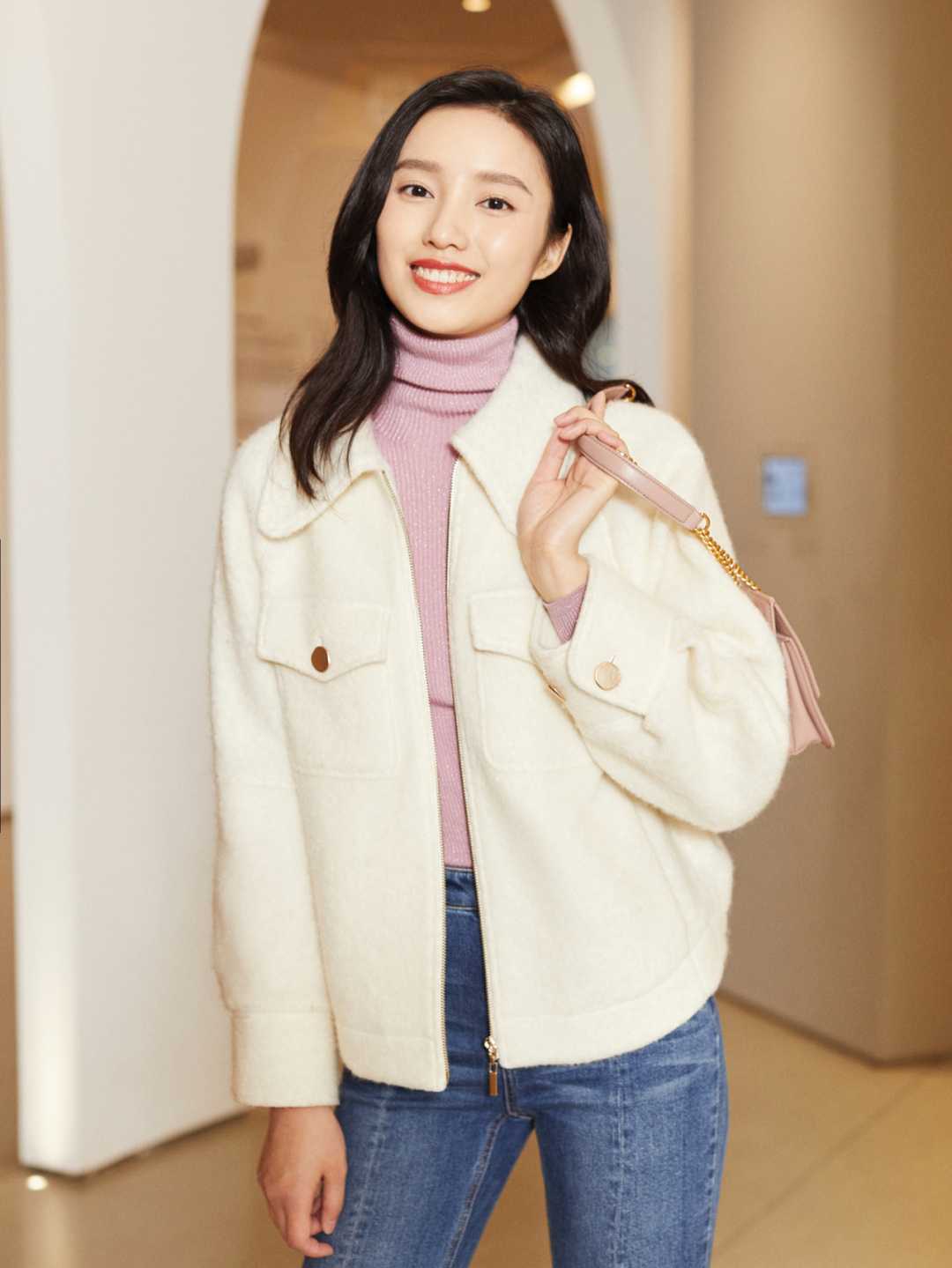 小姐姐|~小王~长款大衣太容易撞衫了怎么办?别怕,用短款毛呢代替它也可以很美