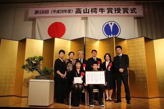 日本惊现1人中学：5名老师只教一个学生，毕业那天所有人都哭了