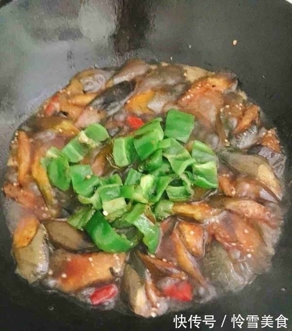 炒茄子还在加酱油？换成“它”，茄子一点不黑，不油更入味