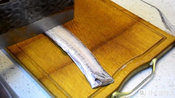 酥脆|炸带鱼，记住“3放2不放”，带鱼鲜香无腥味，金黄酥脆