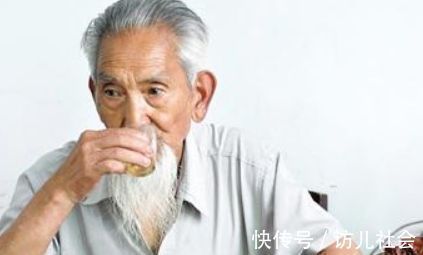 硬朗|113岁长寿老人,身体依然硬朗,长寿秘籍:坚持3件事不做一件事