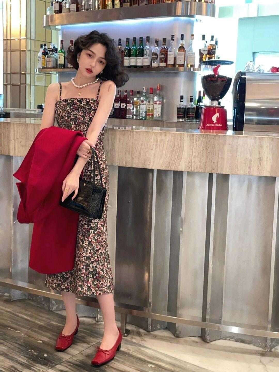 大衣|复古高雅的大衣搭配,带你梦回民国