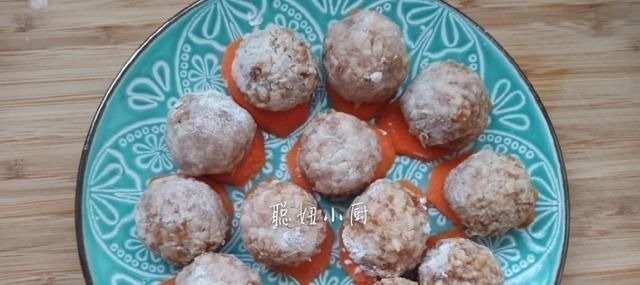 这个蒸菜在我家一周吃三次，可以滋养皮肤，健脾健胃，蒸更健康