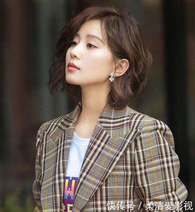 发色|这才是2021年流行“锁骨发型”的典范!瞧博主这4款,洋气又减龄