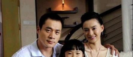 一家人|50岁“武松”丁海峰,娶大2岁才女相爱至今,一家人幸福不已