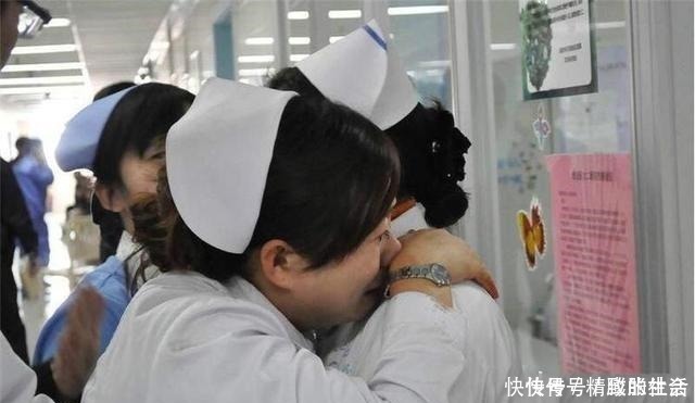 宝妈|宝妈生二胎离世,5岁女儿握紧小手不肯离去,她的话让护士泪目!