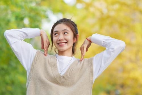 护肤|能坚持10个好习惯的女生,皮肤会胶原蛋白满满,素颜更清秀耐看