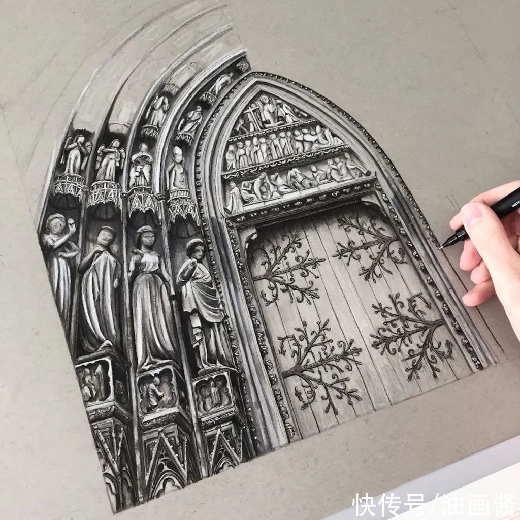 素描@英国女孩手绘哥特式建筑，复杂精致的素描令人吃惊，质感绝了