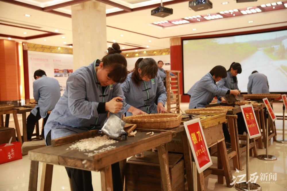 强省|江西日报整版关注中医药强省建设：“望闻问切”江西中医药