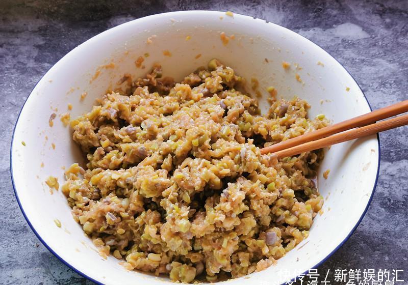 真香|冬天,遇到这菜再贵我都会买几斤,做成馅饼家人爱吃,真香