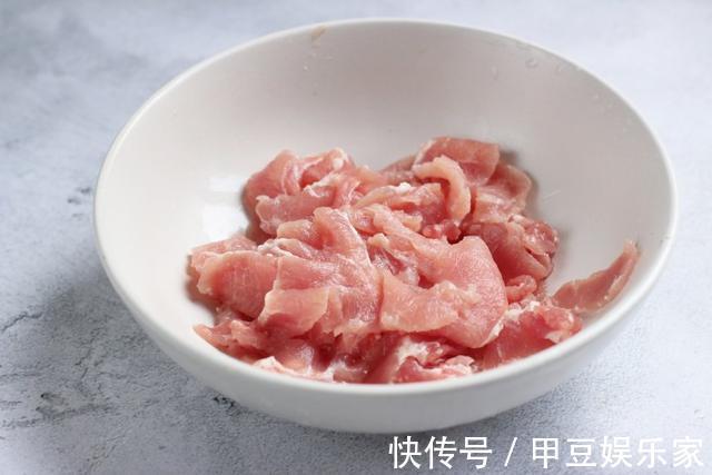 它有“蔬菜之王”的美称，用来炒肉既美味又营养，男人多吃身体棒