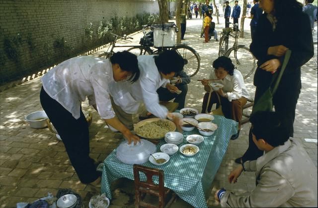 难忘|日本人拍摄的30年前中国：图3农村80后毕生难忘，图8根本买不起