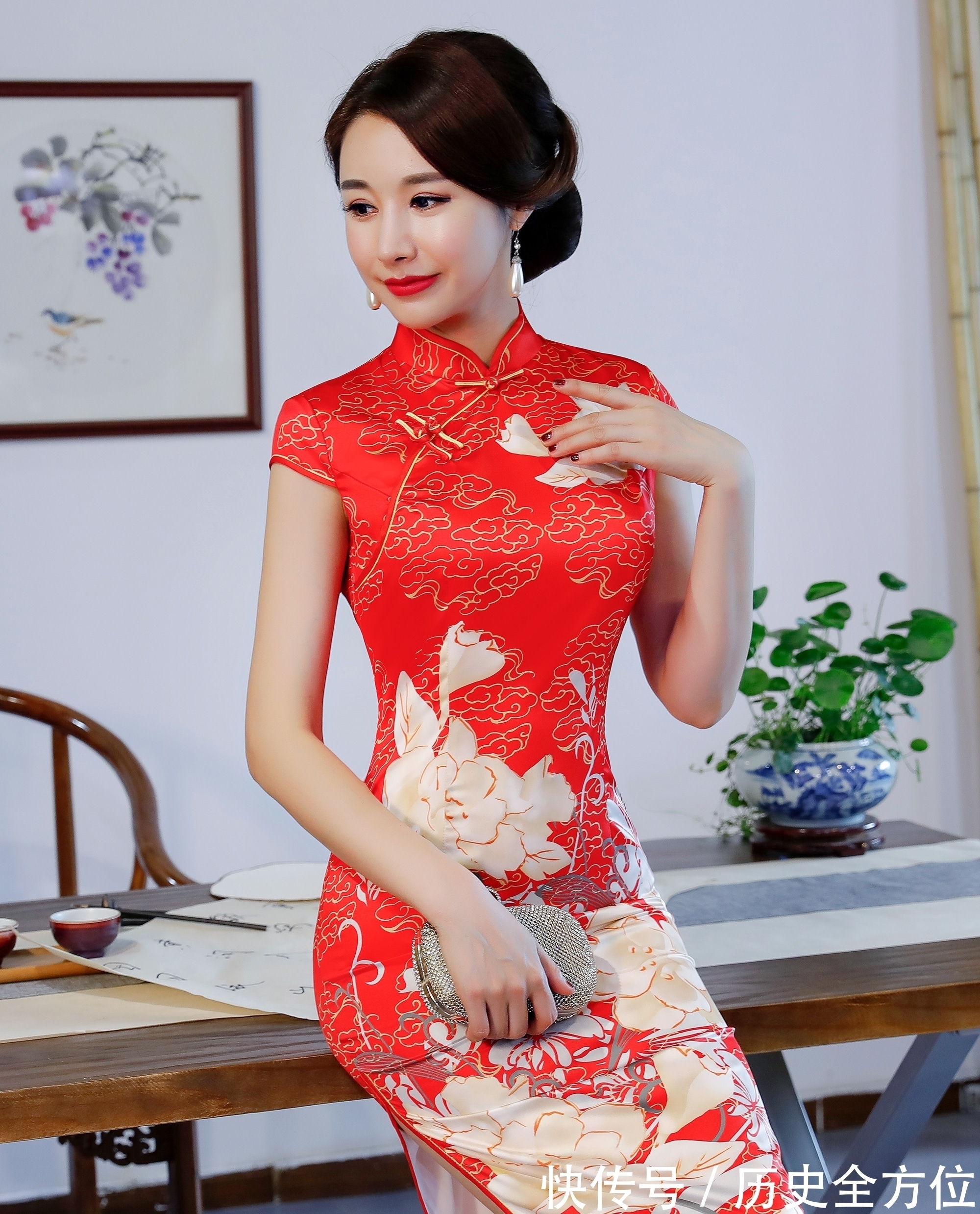 旗袍 为什么越来越多的男人喜欢看女人穿长款旗袍呢?
