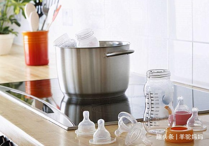 孩子|有一种偷懒叫“开水烫奶瓶”,家长方便了,孩子却被“坑坏了”