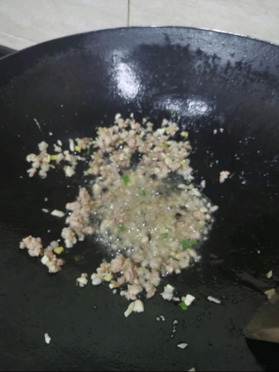 豆瓣酱|茄子太多吃不完？教你和肉末一起做，操作简单超级下饭哦