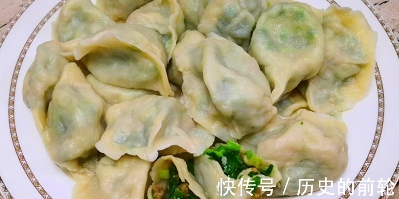韭菜馅儿|包韭菜馅饺子，牢记“2放3不放”，韭菜翠绿不出水，鲜香又美味！