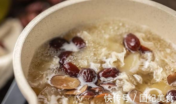 银耳|天热多喝银耳汤，煮银耳汤时，多做这2步，软糯黏稠，出胶快又多