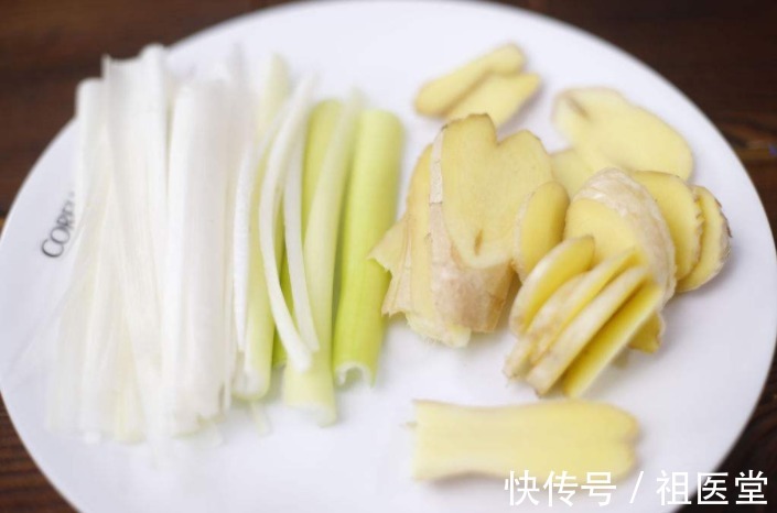 祖医堂|冬天怎么正确吃姜?祖医堂:四类人不宜吃姜,早知早好,吃错害自己