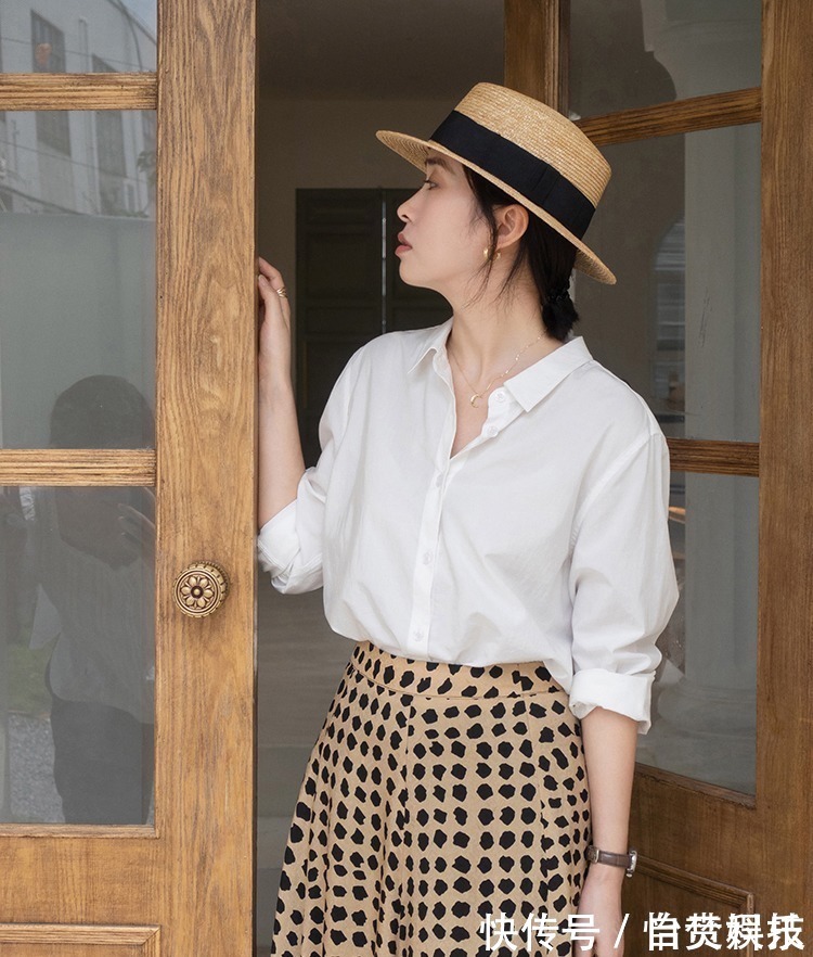 part 40岁女人多穿“纯色上衣”,记住这3个搭配思路,气质远胜同龄人