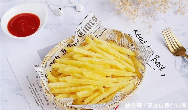 炸薯条,土豆直接炸大错特错,多做1步,薯条酥脆不发软,特好吃