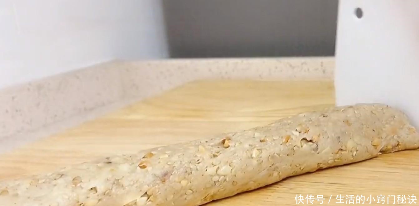 香酥|椒盐酥饼,香酥掉渣,不用烤箱直接烙,咸香美味,越吃越上瘾