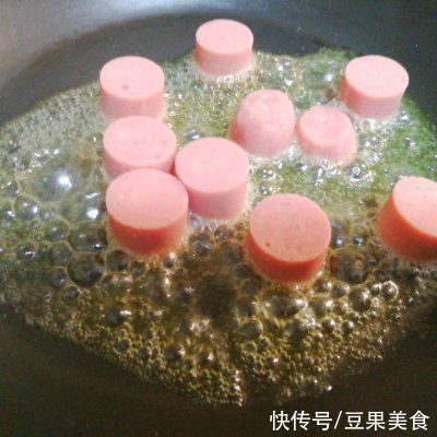 沙拉酱|#一周减脂不重样#秋天颜值爆表的第一片吐司～香肠吐司
