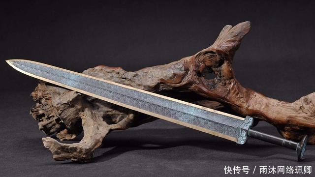 有种|春秋战国有种带眼睛的琉璃珠,只要文物和它沾边,为何会价值不菲