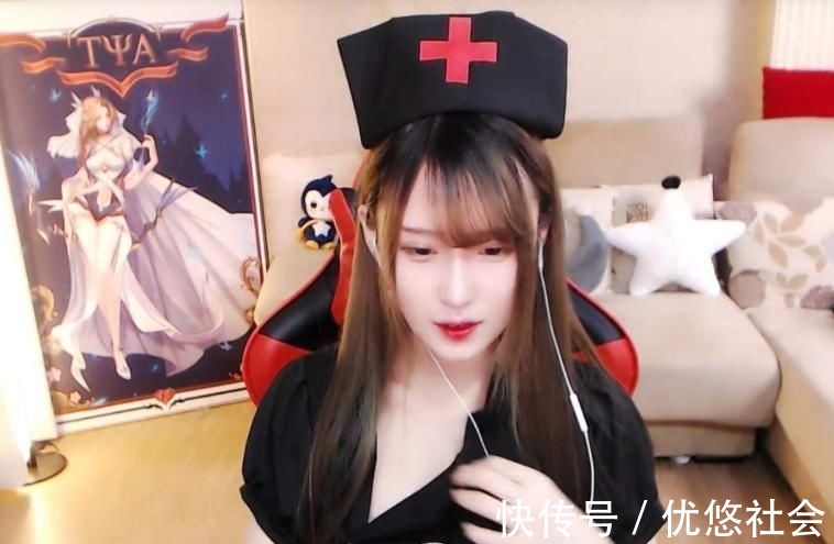 cos|腐团儿直播上演Cos秀,十分钟内被超管封禁警告两次是什么操作?