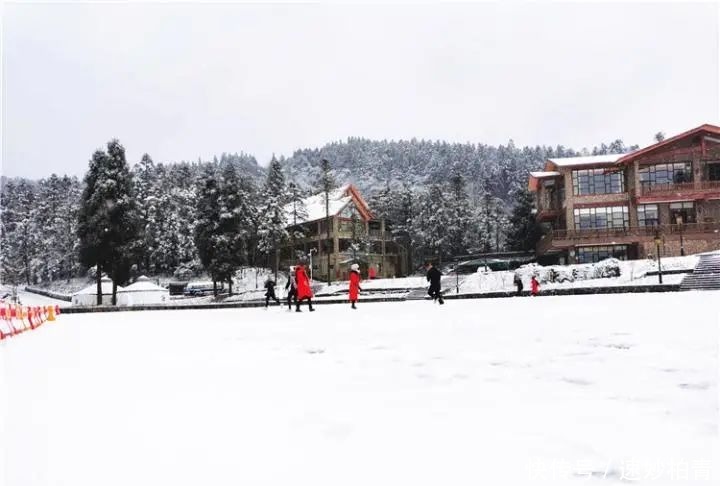 摩围|好美！摩围山下雪了