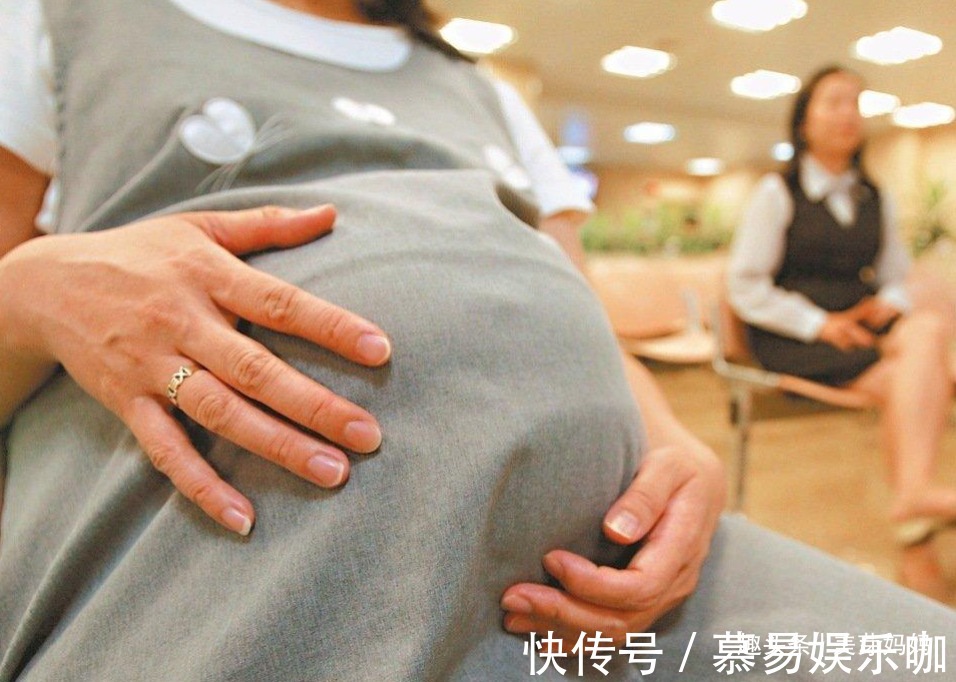 身材|“最美孕妇”走红,宫口开到二指在产房跳舞催生,身材好到不像话