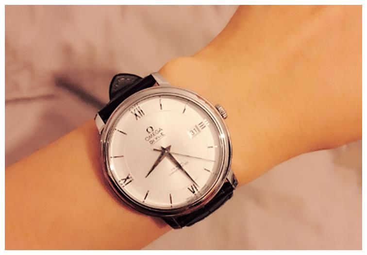 档次|同档次正装表怎么选？万国VS欧米茄，谁更适合工薪层男士佩戴