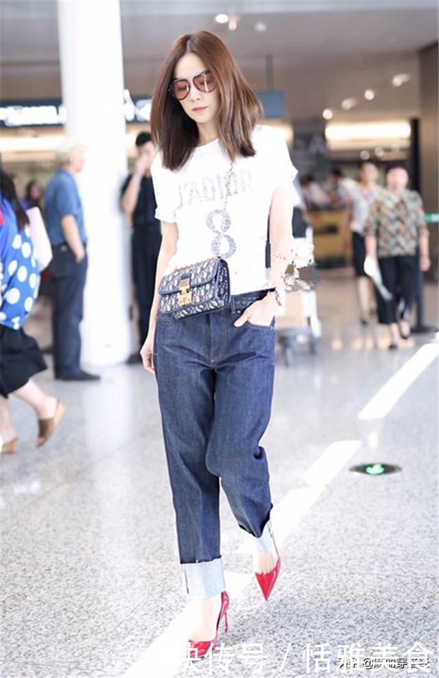比阔腿裤还要显瘦，直筒牛仔裤荣耀回归！种草这7套搭配