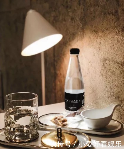 上海宝格丽酒店美甲，明星名媛将珠宝嵌在指尖