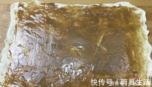 麻酱|想吃麻酱烧饼吗老阿姨教你自己在家做,酥脆香甜,个个鼓大包