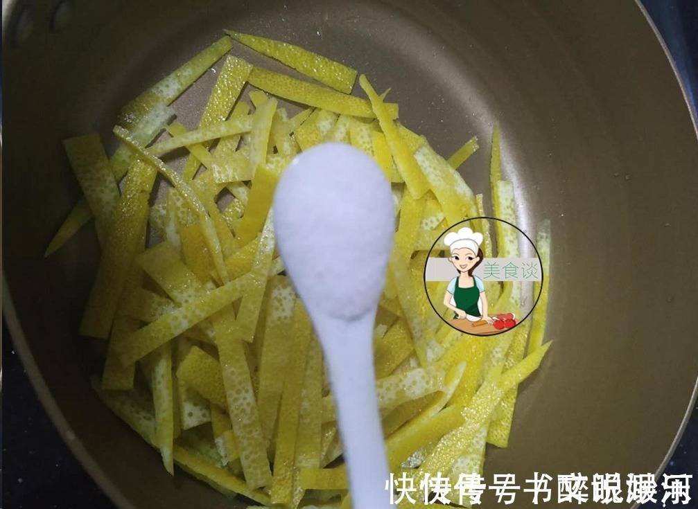 零食|柚子皮,很多人都当垃圾扔了,我家却当成宝,多吃还能润喉止咳