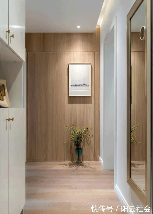 改造|小夫妻爆改老破小！阳台外扩打张榻榻米，直接把卧室装进客厅里！