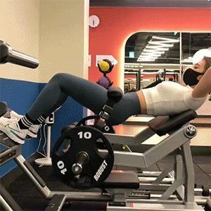 健身|90后女孩酷爱健身,钟爱力量训练,如今身材不输健身模特