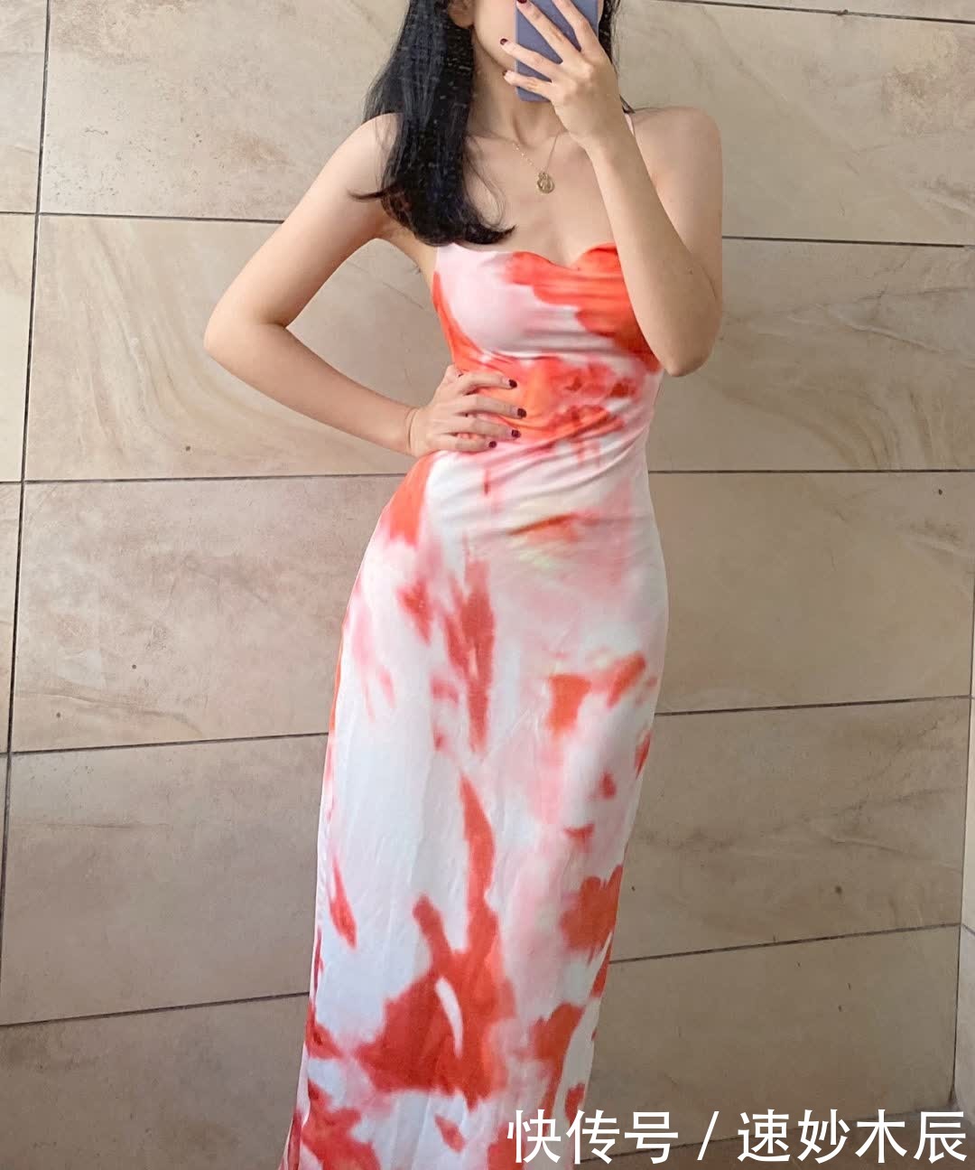 五花肉|超有个性的吊带裙,行走的五花肉?