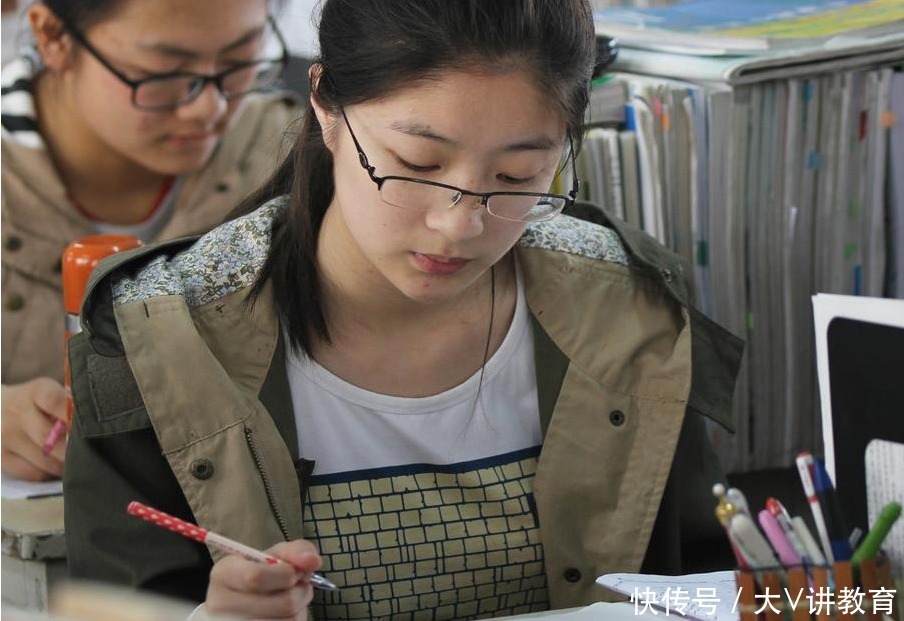 学生们|同样是高中生，“走读”VS“住校”差距很大，希望家长不要选错