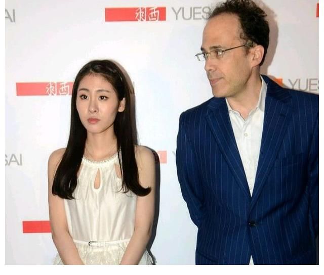 吳莫愁|同樣是助教，黃霄云、吳莫愁幾乎沒(méi)鏡頭，吉克雋逸成全場(chǎng)焦點(diǎn)