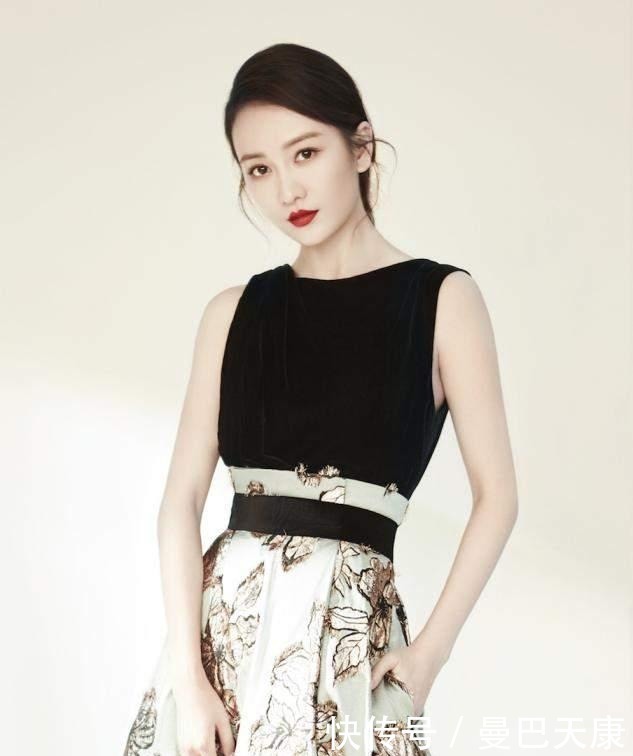 王鸥|脸上有这3个“特征”的女生,尽量别披头散发了,露出五官更女神